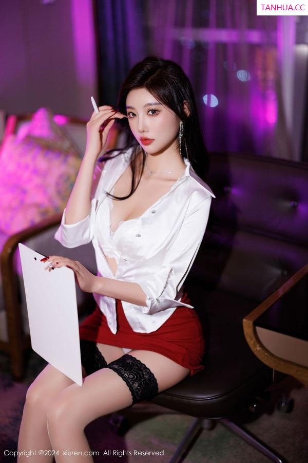 杨晨晨 sugar小甜心CC [XiuRen]高清写真图 2024.12.06 No.9565 杨晨晨Yome OL美腿第17张图片